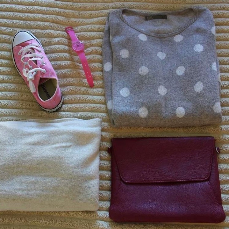 polka dot grey and white jumper, pink converse