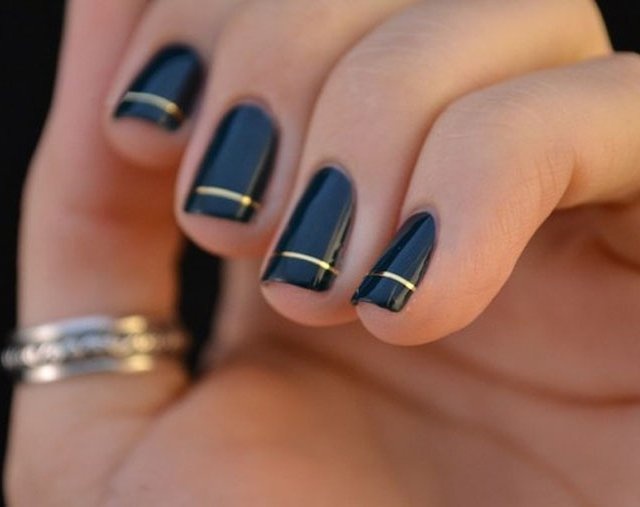 golden stripe nails