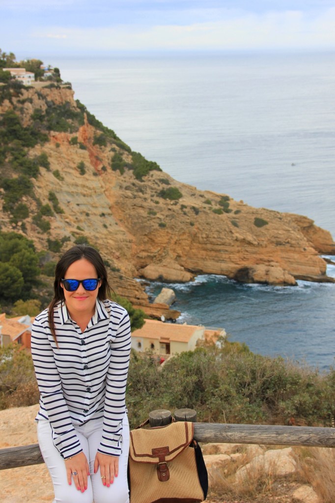 camisa de rayas azul y blanca