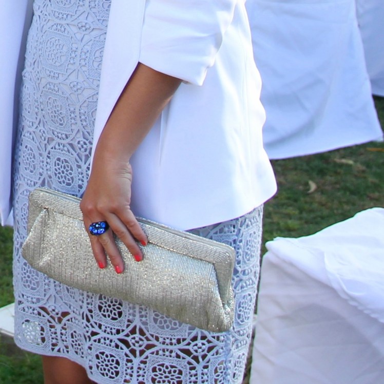 falda encaje azul pastel que llevar a una boda