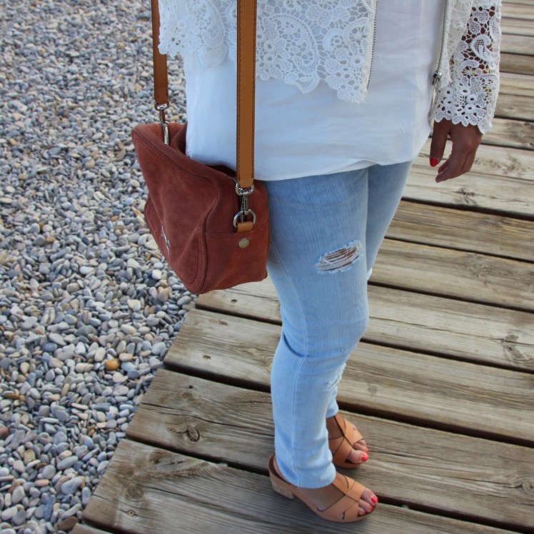 vaqueros rotos desgastados zara