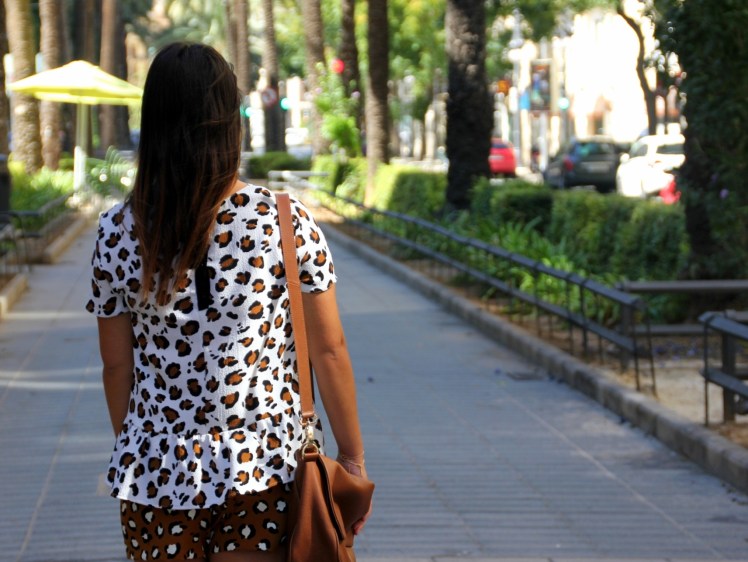 top estampado animal