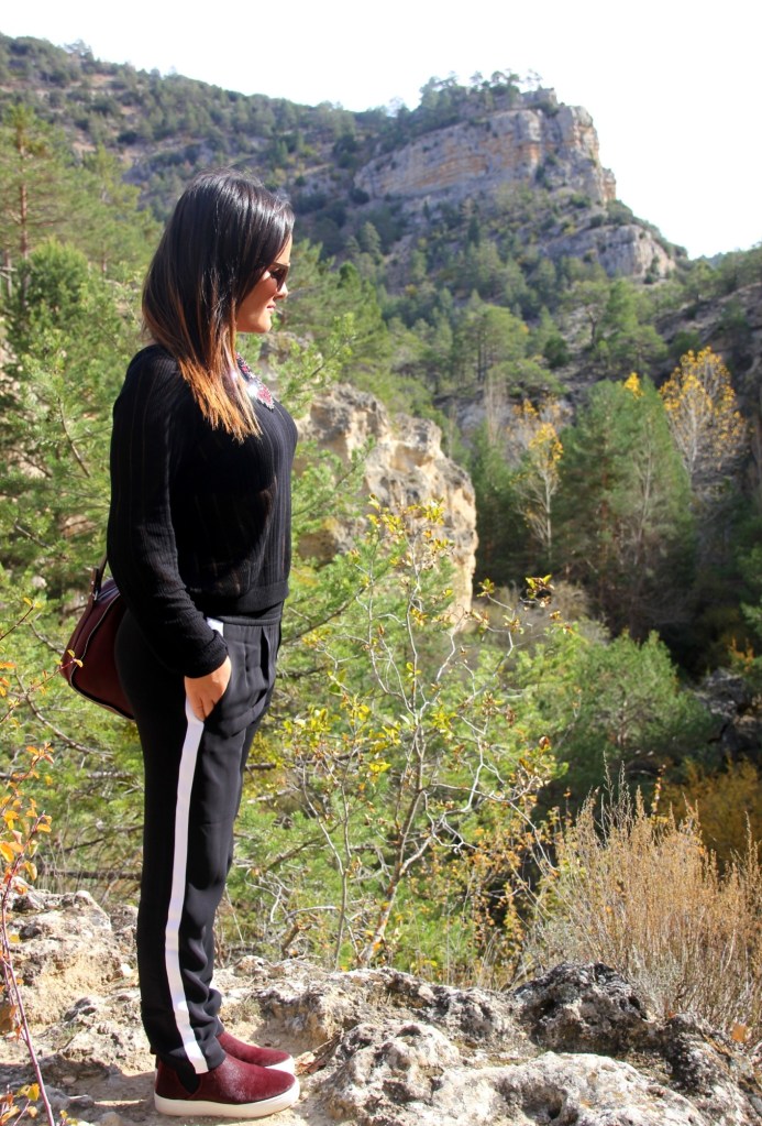 white stripe trouser