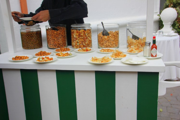 dried-fruits-and-nuts-stand-wedding